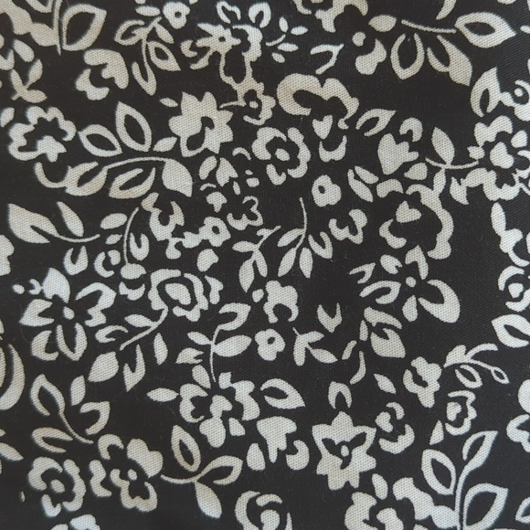 NWT Land'N Sea Floral Shorts 10 Black White Pockets Pattern - Picture 8 of 13